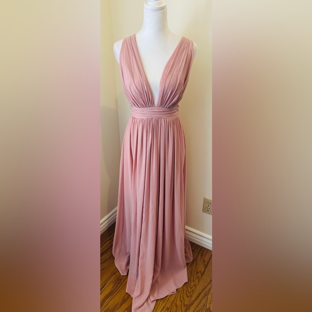 Free People v-neck ties in back flowing skirt  M
